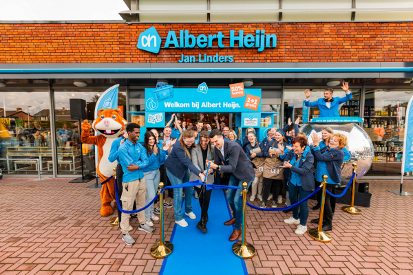 Veel belangstelling voor opening Albert Heijn Jan Linders Tienray